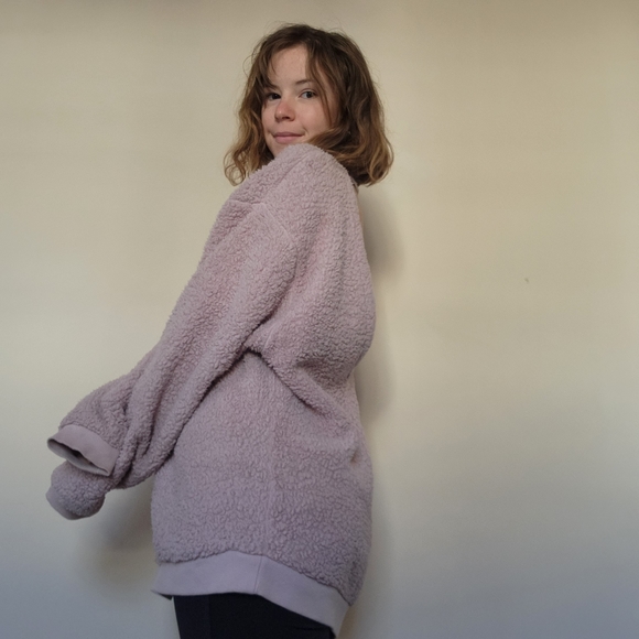 Size M Dictionary rose pink fleece sweater with back cutout - Picture 2 of 6